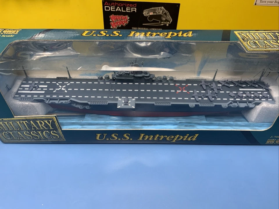 Gearbox Toys Military Classics U.S.S. INTREPID Aircraft Carrier 1:700 Diecast - Image 3 of 4
