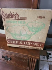 VINTAGE ANCHOR HOCKING SWEDISH MODERN 2PC AVOCADO GREEN GLASS CHIP AND DIP SET