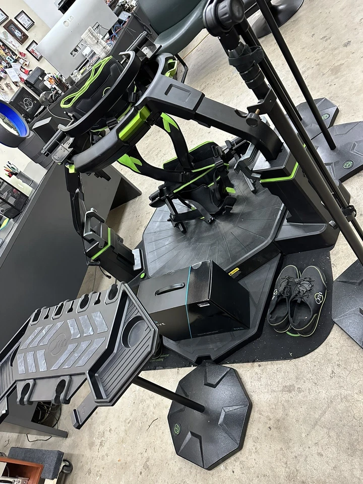 Virtuix Omni - Cinta de Correr con Accesorios + Nuevos Auriculares VIVE VR  Foto 3 de 4