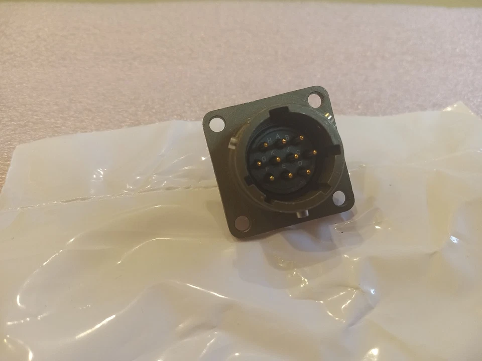 KPT02E12-10P Circular Connector, KPT Series, Box Mount Receptacle, 10 Contacts B - Image 3 of 4