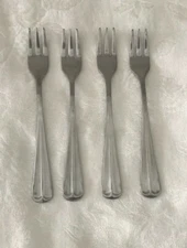 International GRAN ROYAL 4 COCKTAIL FORKS Appetizer Colonial Stainless China VGC
