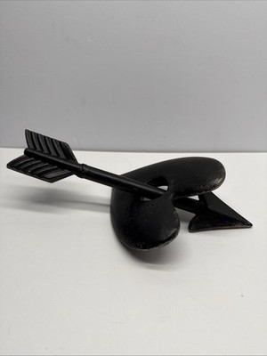Creative Co-Op Cast Iron Heart & Arrow Decoration 