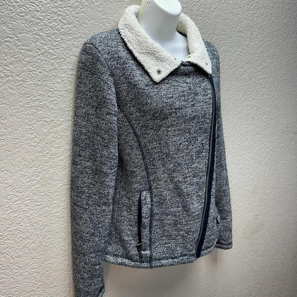BENCH. Women’s Full Zip Sherpa Sweatshirt Sz Small Navy Blue & Cream Cozy - Image 3 of 4
