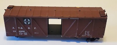 HO Box Car Santa Fe A.T & S.F 128900 & White Shipping Container~our item# t5032