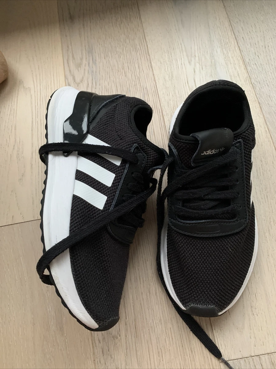 ADIDAS BOYS WHITE/BLACK TRAINERS SIZE 4 junior | eBay