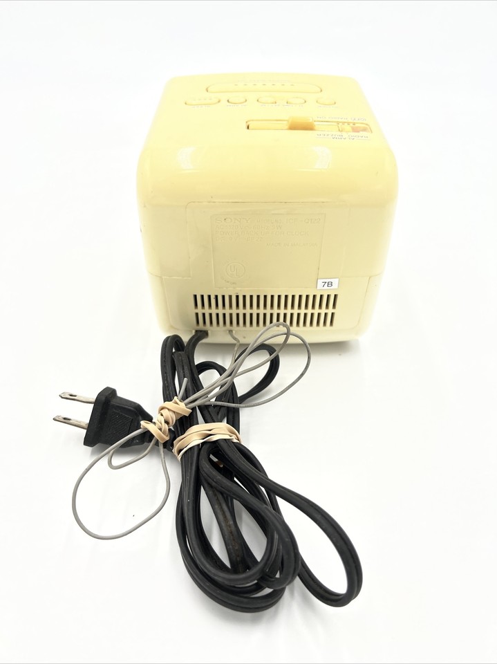Sony Dream Machine Snooze Buzzer Cube Alarm Clock AM/FM Radio Model