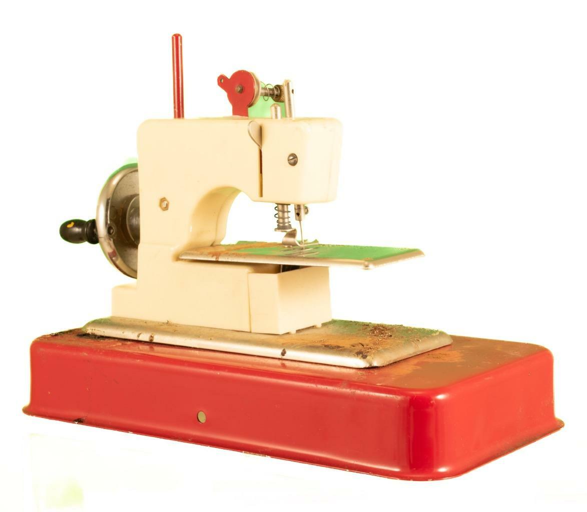 STRATCO JET SEWOMATIC TOY SEWING MACHINE MADE IN ENGLAND CIRCA 1950