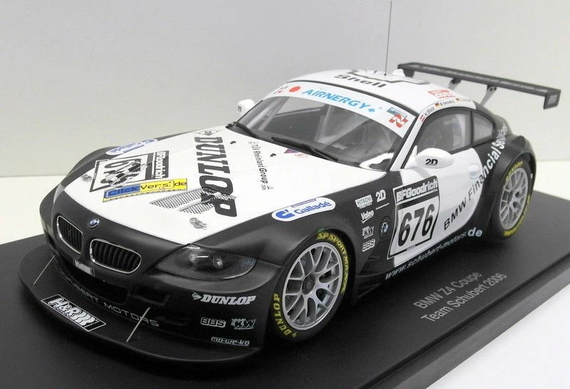 AutoArt escala 1/18 diecast - 80649 BMW Z4 cupé Nurburgring 2006 Team Schubert Foto 4 de 4