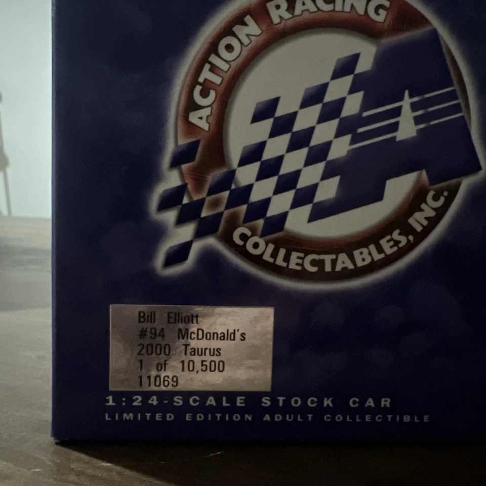 Bill Elliott #94 McDonalds 25TH Anniversary 2000 Taurus 1:24 Nascar Diecast Car - Image 2 of 4