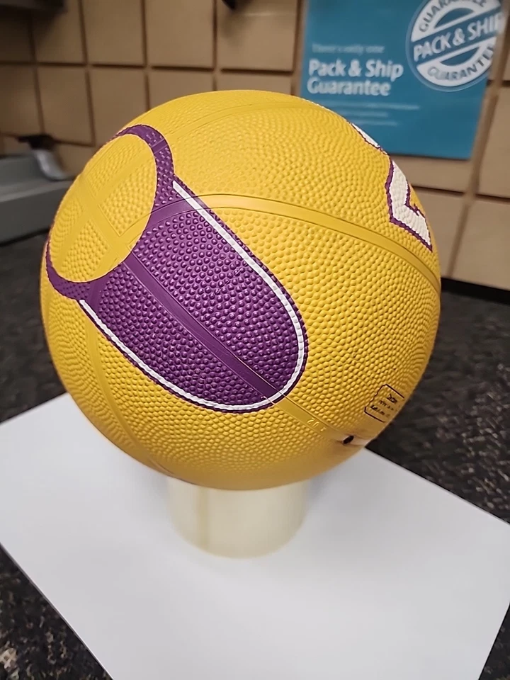 Camiseta de baloncesto vintage Kobe Bryant de los Lakers, tamaño completo, 29,5" 22 oz Foto 3 de 4