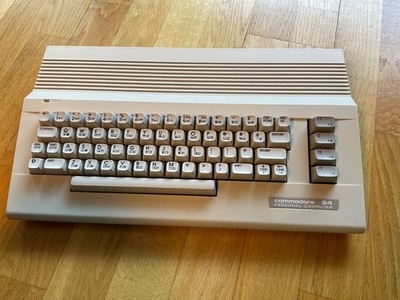 ATTRAKTIVER COMMODORE C64 C ohne alles: 'build your own' SN:HB411119479E