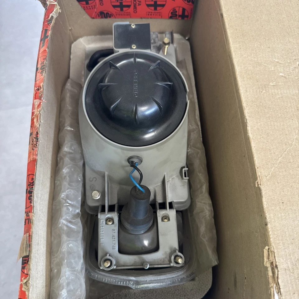 Headlight - image 2 of 4