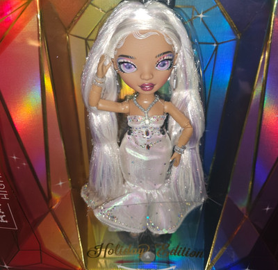 Rainbow High Holliday Edition Roxie Grand Collectible High Fashion Doll