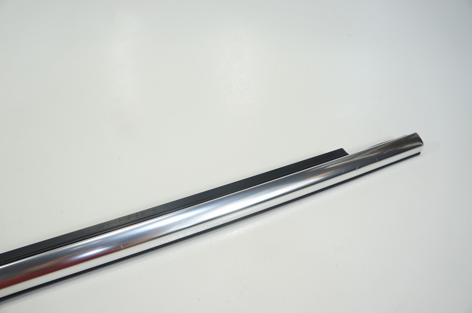 2014-2019 Maserati Ghibli front passenger right side door exterior trim chrome