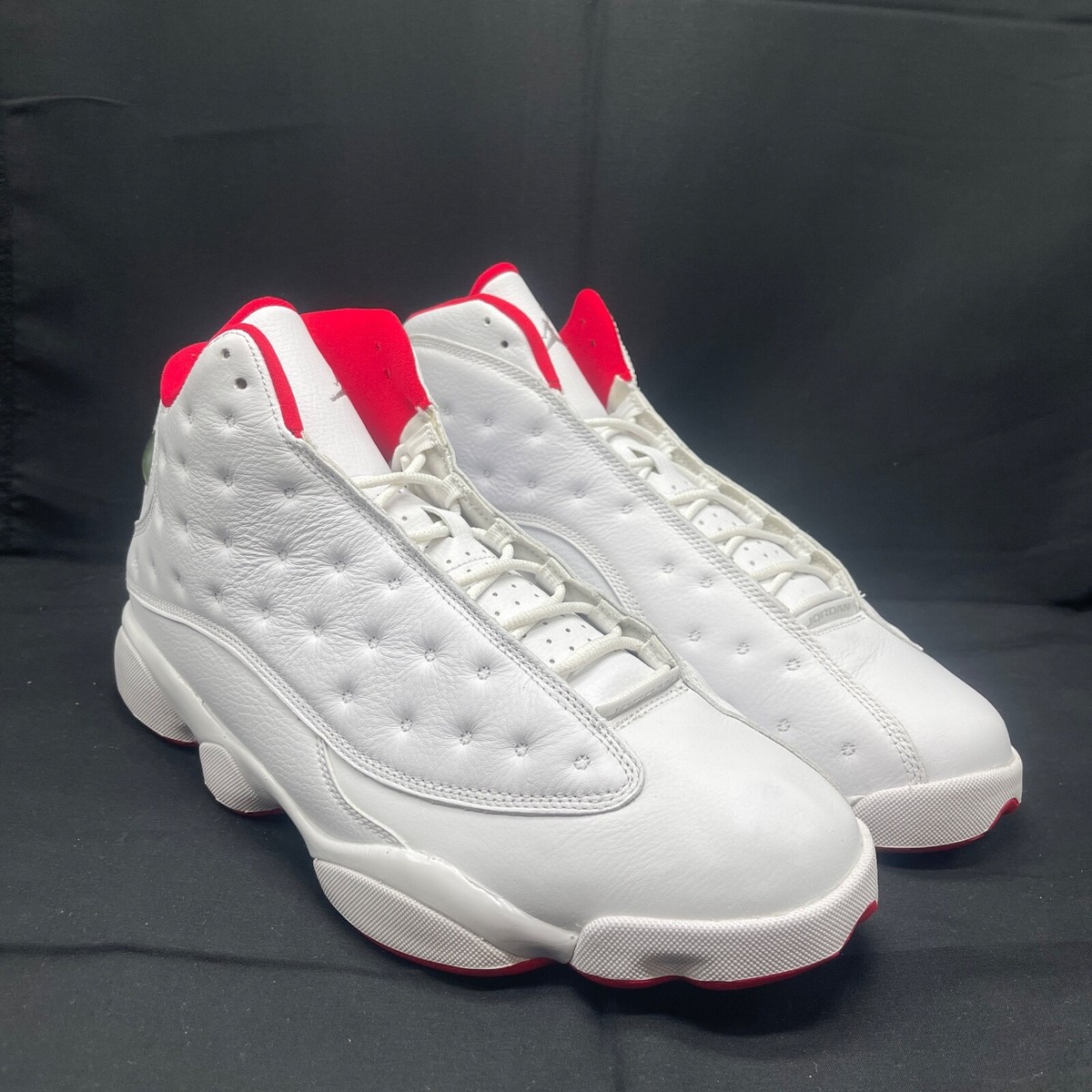 Air Jordan 13 ホワイト/レッド Air Jordan 13 Retro OG 'White & Team Red'. Nike SNKRS