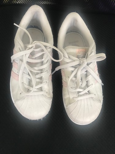 white adidas shoes shell toe