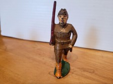 VERY NICE 1930s MANOIL 8 M6 LEAD DIME STORE G.I. SOLDIER MARCHING ON PARADE