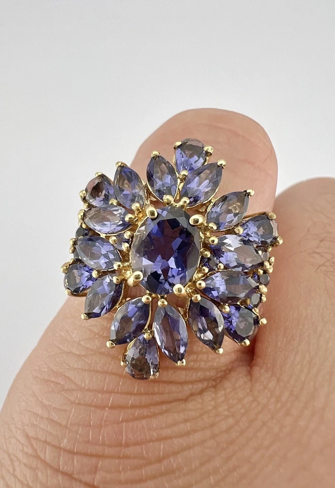 Designer 10k Yellow Gold 5.00ct Natural Purple Iolite Floral Cluster Ring - Image 2 of 4