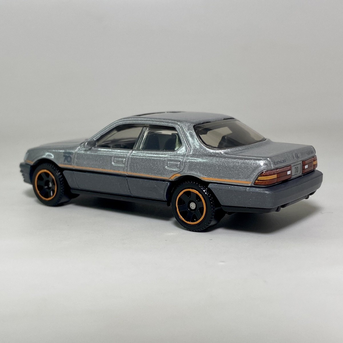 ZYLL Zee #D114 Lexus LS400 & Matchbox #93 1994 Lexus LS400 1 ZYLL Zee #D114 Lexus LS400 & Matchbox #93 1994 Lexus LS400 1