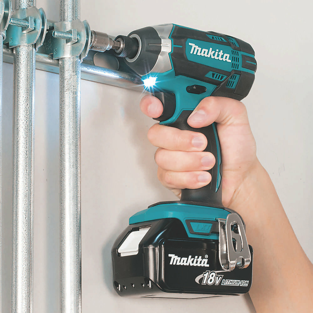 Makita DLX2142SM 18V 4.0Ah Li-Ion LXT 