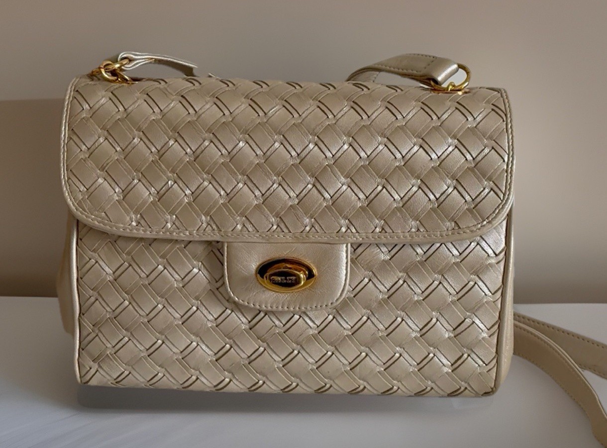 Authentic Bally Handbag Ivory Quilted Leather From Japan 0907