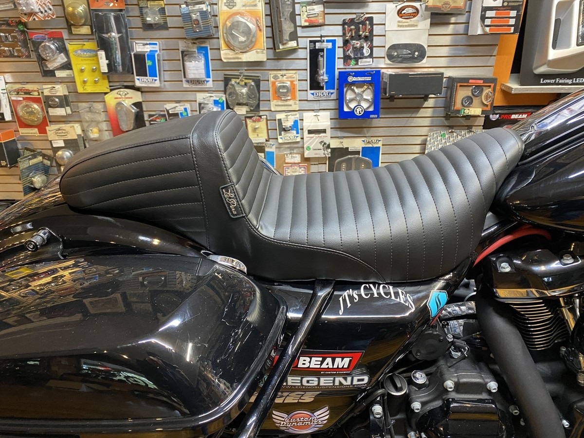 Le Pera Kickflip Daddy Long Leg Pleated Seat 2008-2024 Harley