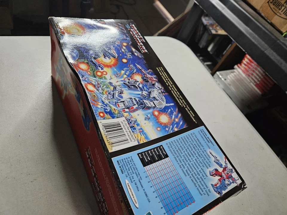Transformers G1 Commemorative Series I Hasbro Ultra Magnus Figure 2002 NIB - Image 4 of 4