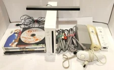 Nintendo Wii Bundle Console RVL-001  - 2 Controllers  1 Nunchuck Cables 4 Games