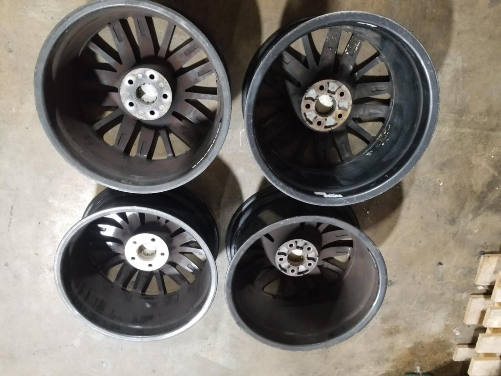 2014 - 2019 Maserati Ghibli 19 Inch Factory Wheels Set 19x8.5 19x10 OEM 15 Spoke