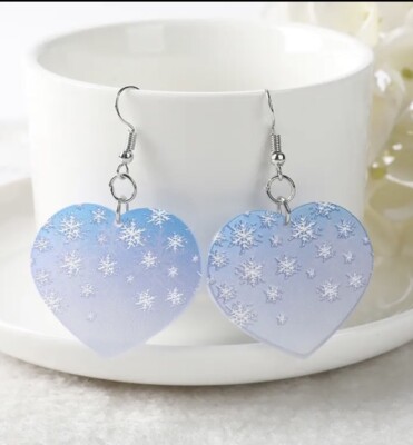 Süße blaue Herz-Haken-Ohrringe Schneeflocke, UK-Basis.