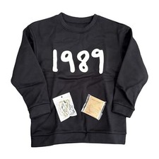 Taylor 1989 Sweatshirt with 5 Necklaces and 5 Bracelet Set in Black, Size S