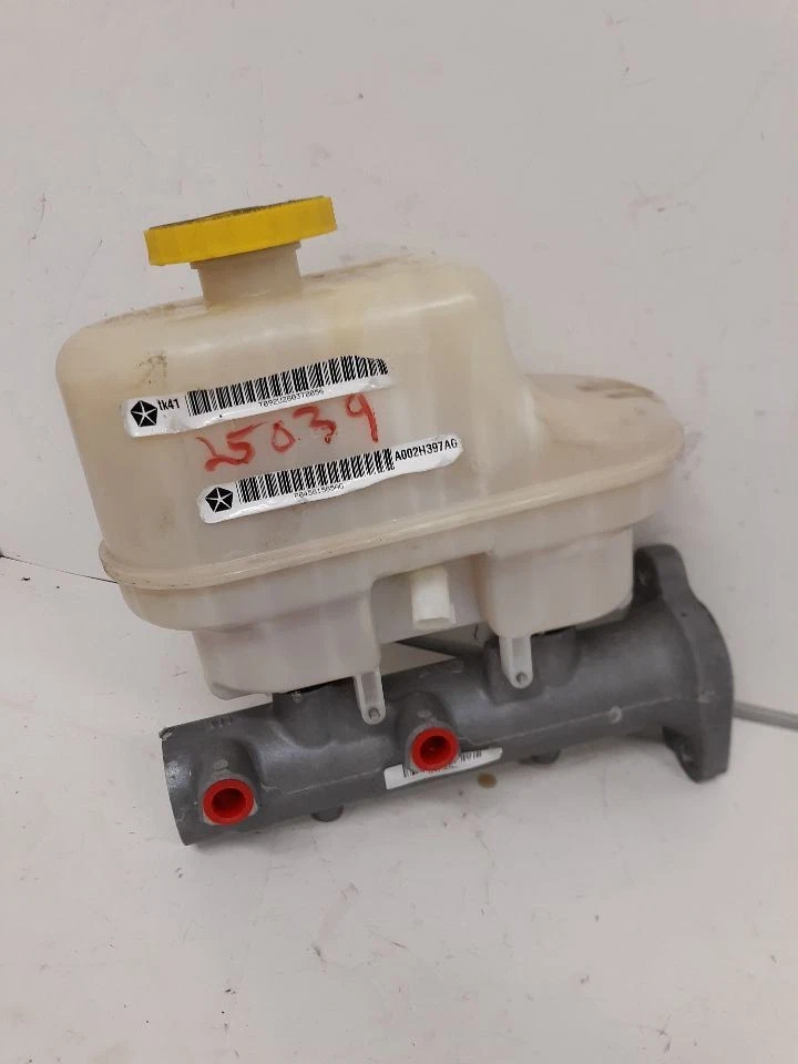 24 RAM 5500 Brake Master Cylinder  - Изображение 4 из 4
