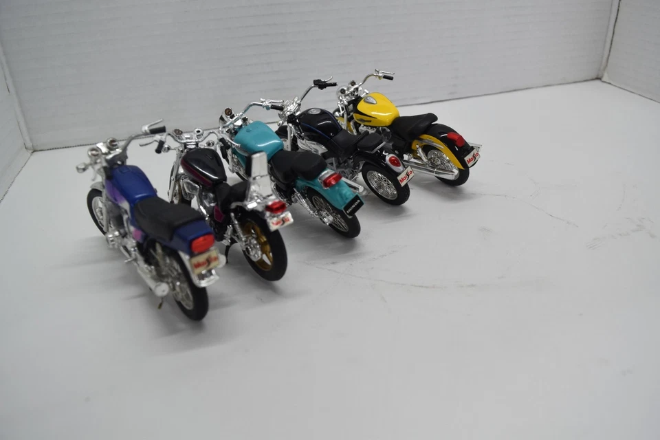 BICICLETA ESCALA 1/18-NI MOTO MODELOS MAISTO HONDA BMW R1200 SHADOW VALKYRIE Foto 4 de 4
