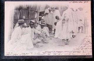 CPA MADAGASCAR Marché de tananarive Les changeurs de Monnaie