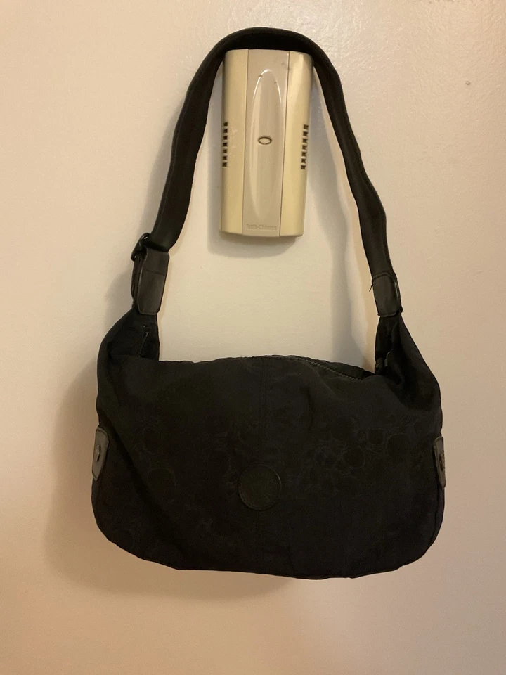 Bolso de Hombro Kipling Mujer Negro Lona Nylon Texturizado Hobo Alenya Mediano Foto 3 de 4