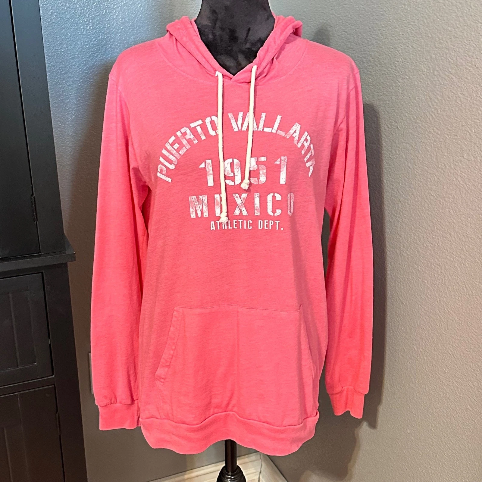 Puerto Vallarta Mexico Graphic Hoodie XL Pullover Travel Souvenir Pink Women