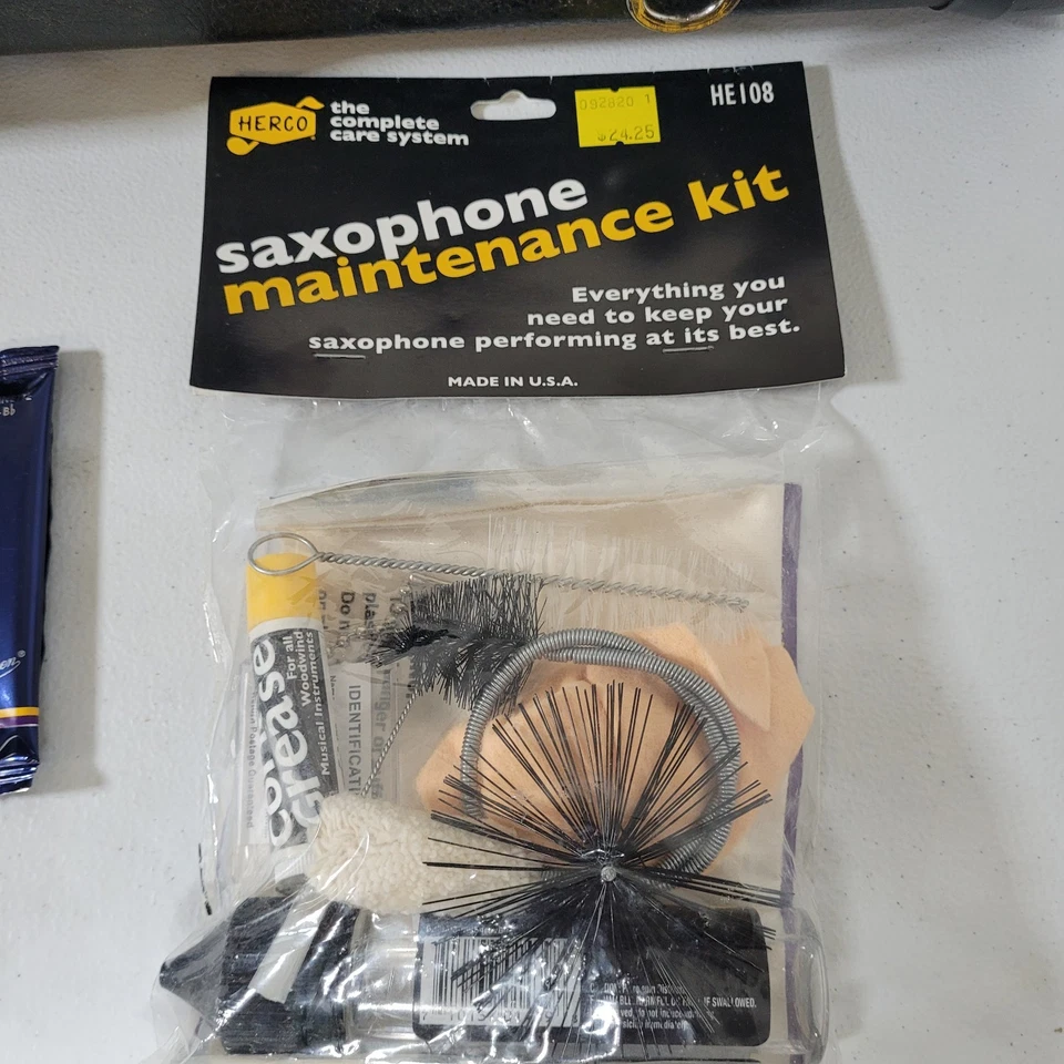 Vito Japan Alto Saxophone & Hard Case Maint. Kit Sharp Tuner  NEEDS CLEANED  - Image 2 of 4