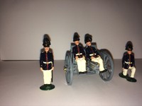 Britains Premier Series German 7.7 Gun With Review Order Detachment 8923 Britains Premier Series German 7.7 Gun With Review Order Detachment 8923