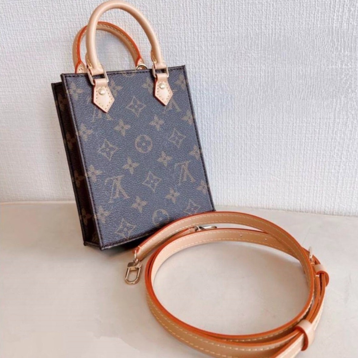 ショルダーバッグ・ポシェット Louis Vuitton Petit Sac Plat Monogram Brown Bag M69442 Louis Vuitton Monogram Petite Sac Plat Marron Brown Tote Bag
