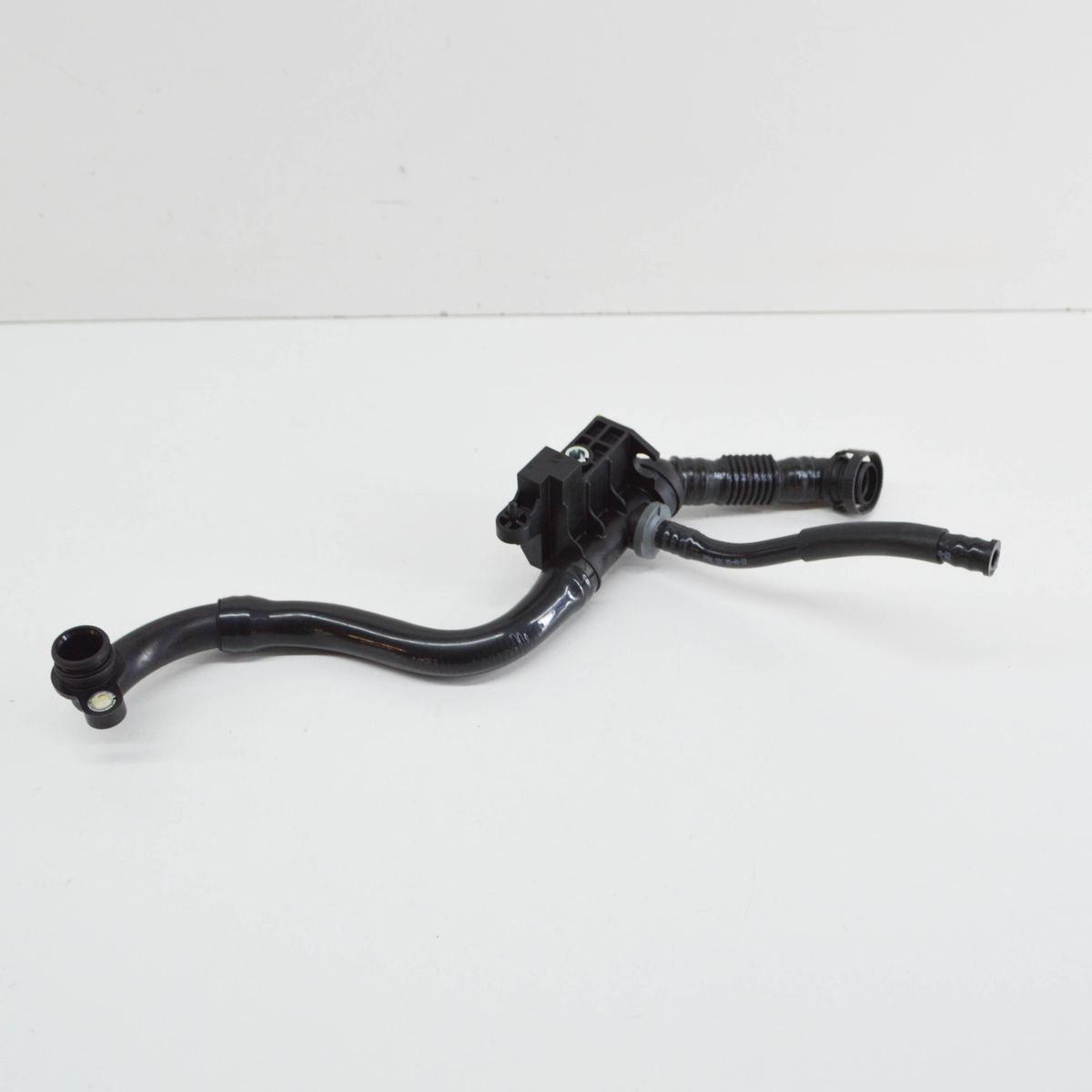 NEW AUDI A1 8X BREATHER VENT HOSE 03C103474AD ORIGINAL 03C-103-474