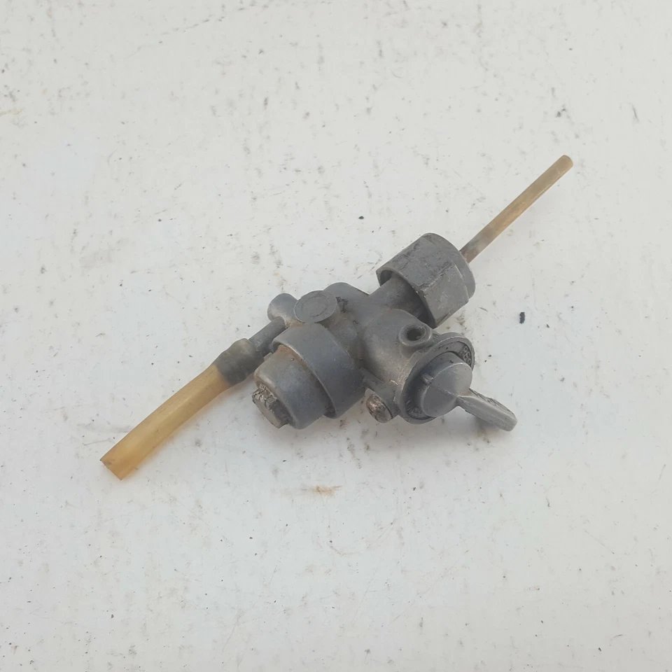 Kawasaki KD80 1984 kd 80 Petcock grifo de combustible para piezas o reparación Foto 2 de 4