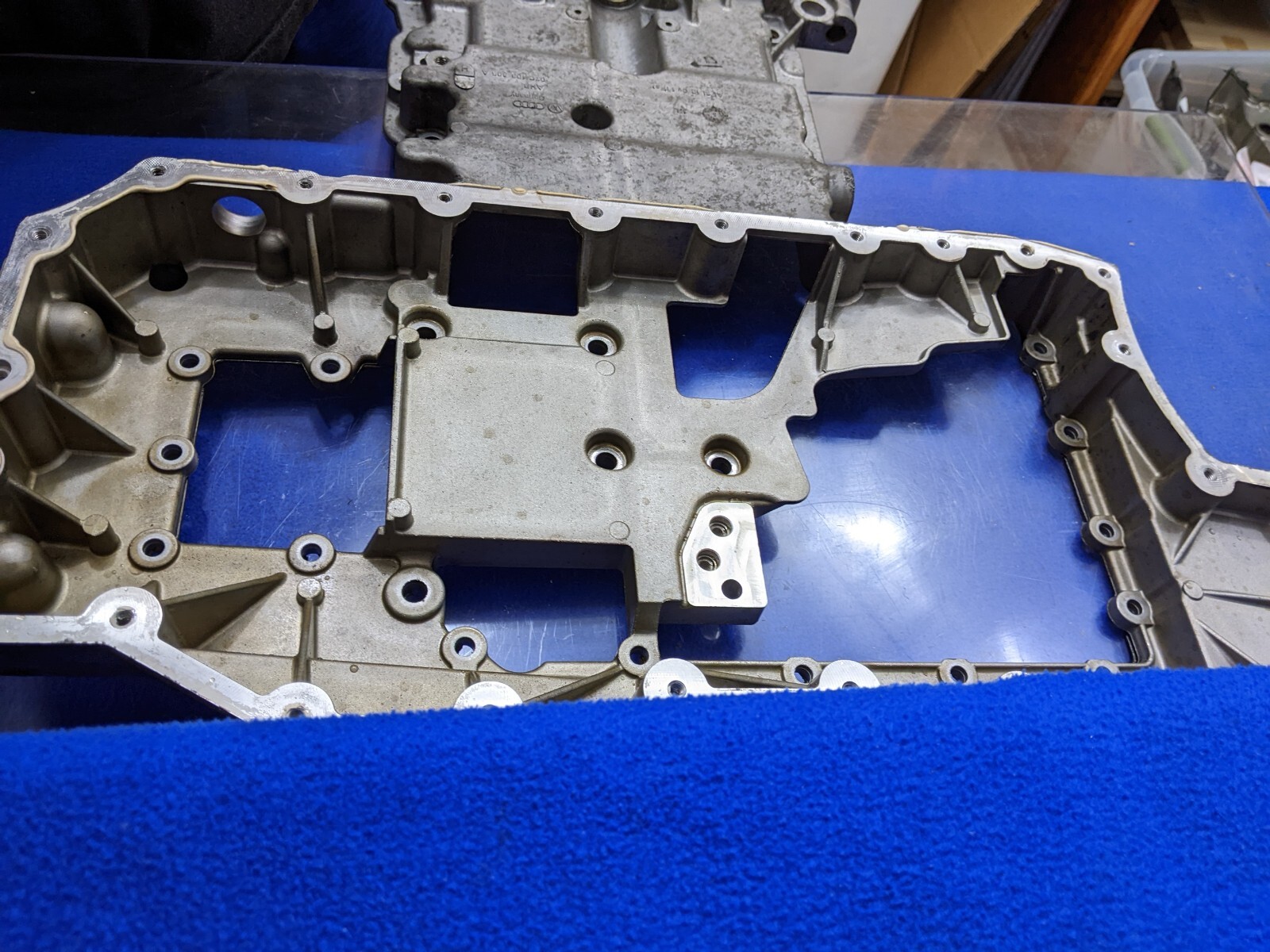 6.0L W12 upper oil pan Bentley Continental Flying Spur oem