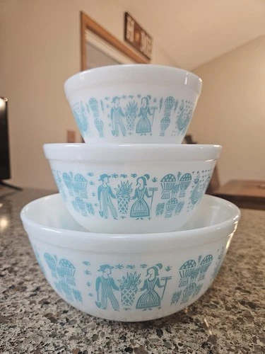 PYREX Amish Butterprint Mixing Bowls White Blue Nesting 3 Pc, 401, 402 & 403