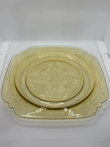 FEDERAL Madrid Depression Square Embossed Glass Yellow 9" Plate