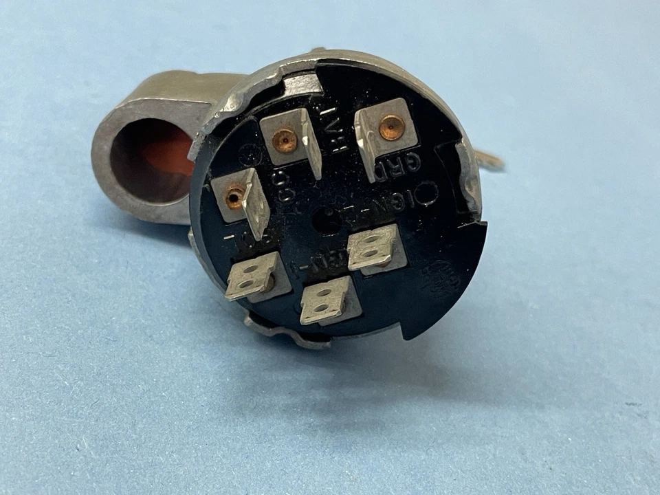 NOS with new key &cylinder 1962 Oldsmobile  Ignition Switch 1116605 Delco Foto 3 de 3