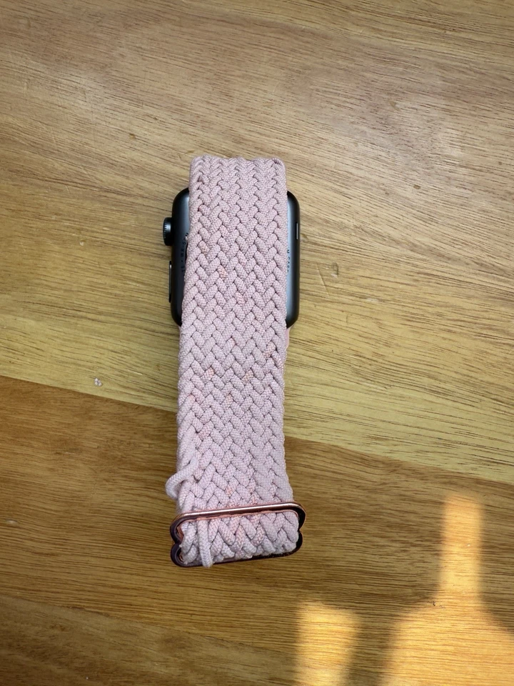 Apple Watch Series 3 Cellular Grey 38mm - Image 4 of 4