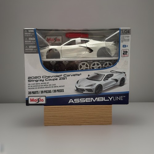 Maisto 2020-2024 C8 Corvette 1:24 Scale Die Cast Assembly Line Model Kit NIB