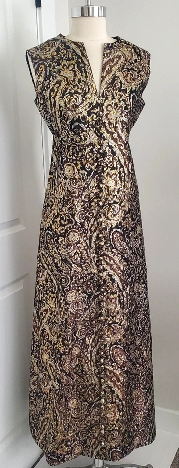 Vintage Dynasty Hong Kong 60's Gold Silver Black Lurex Brocade Hostess Gown 6/8 - Image 2 of 4