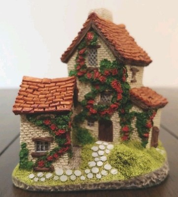 David Winter Ivy Cottage 1982 Hand Painted Miniature Excellent Condition No Box