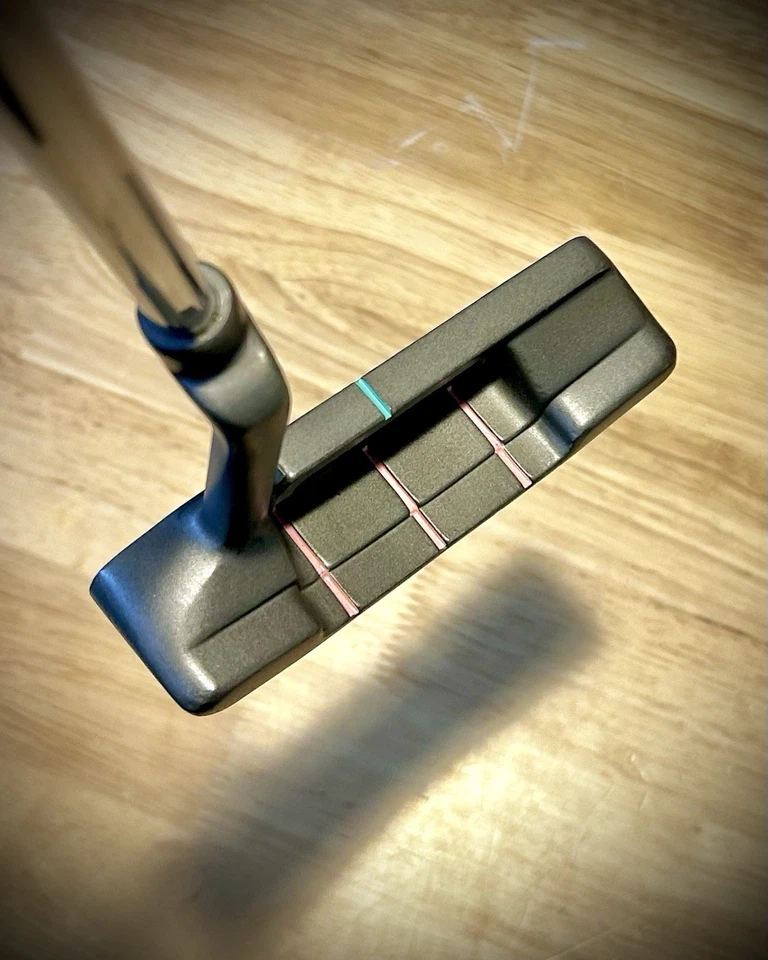 "LADY" Dunlop Putter Modelo 230 Feminino Destro 33" Usado com Capa de Cabeça Rosa BOM! - Imagem 3 de 4